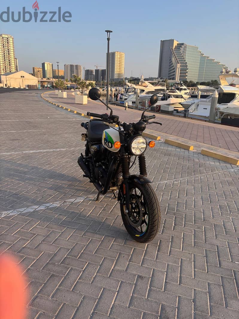 Royan Enfield Hunter 350 2