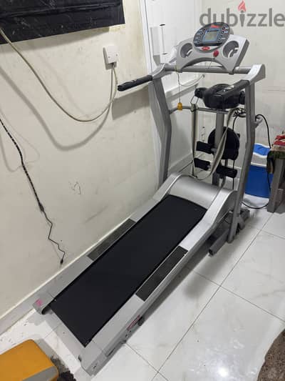 TREADMIL  with massager AND INCLINE BENCH - move out sale