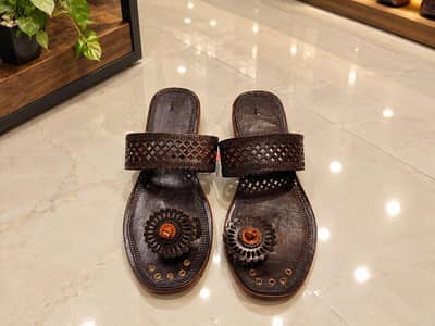 kolhapuri slippers