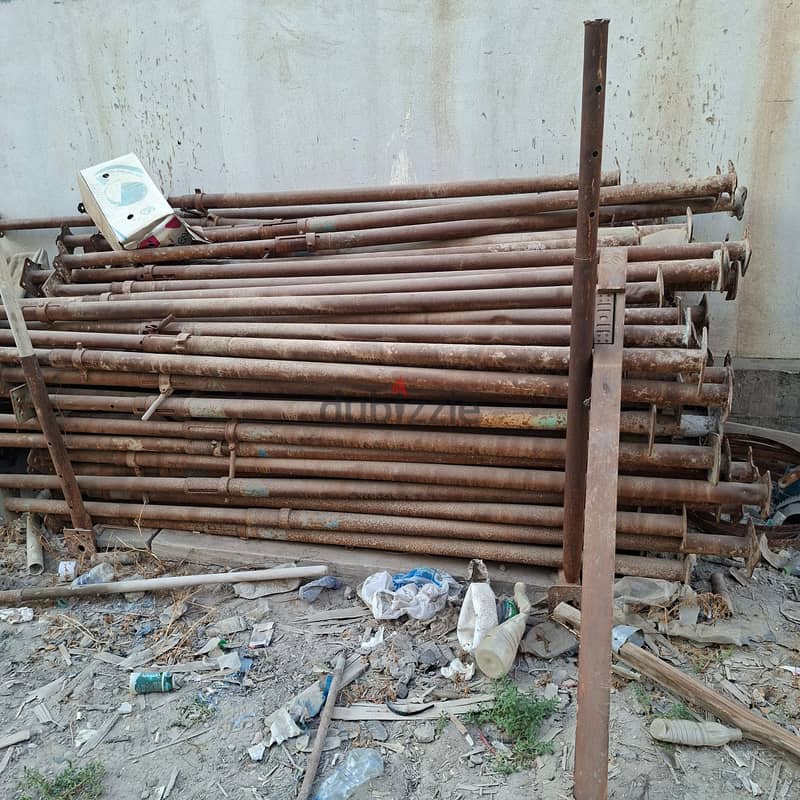 **Title: Used Adjustable Construction Jacks for Sale in Bahrain**  **D 2