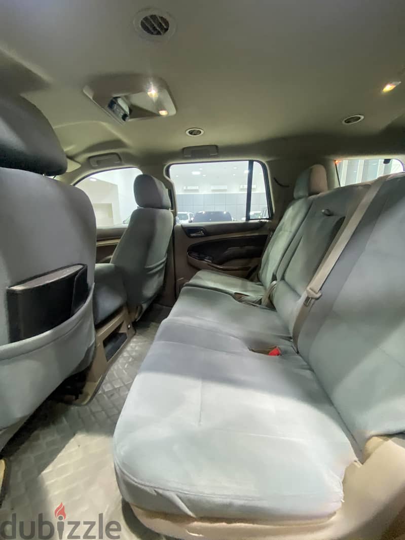 Chevrolet Tahoe 2016 Gold 4