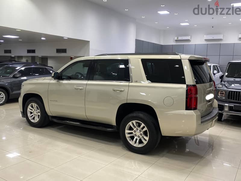 Chevrolet Tahoe 2016 Gold 6