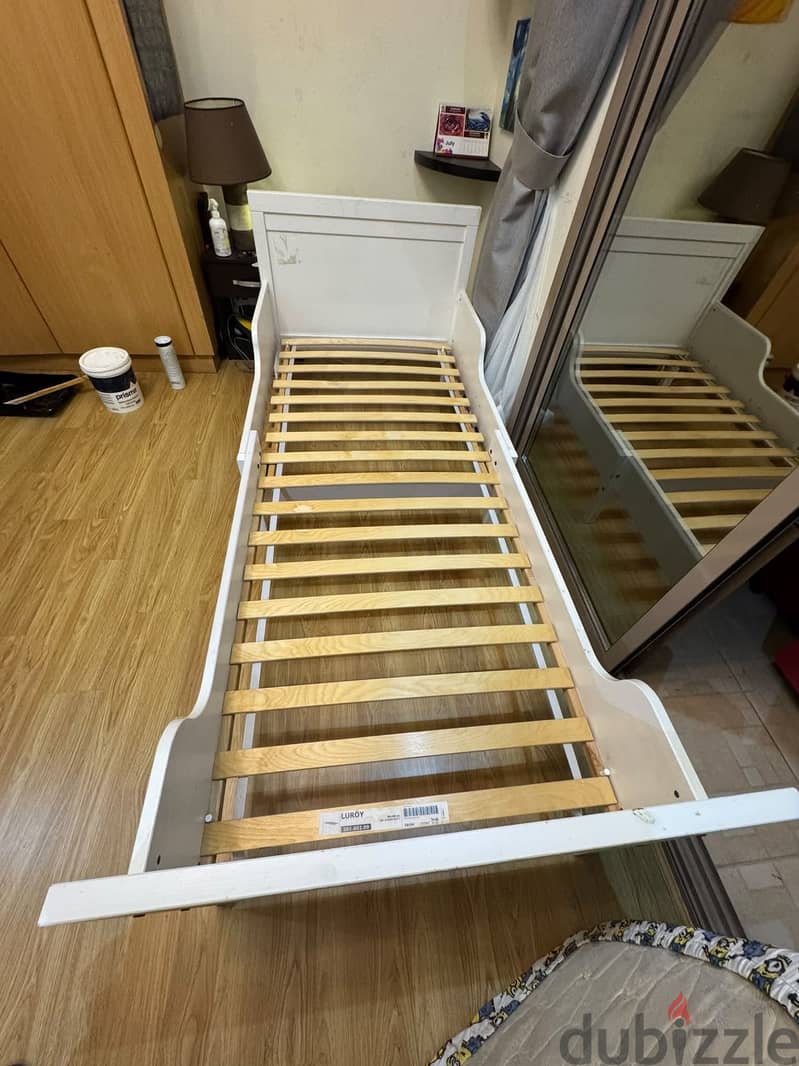 Kids bed frame w/ matress 1