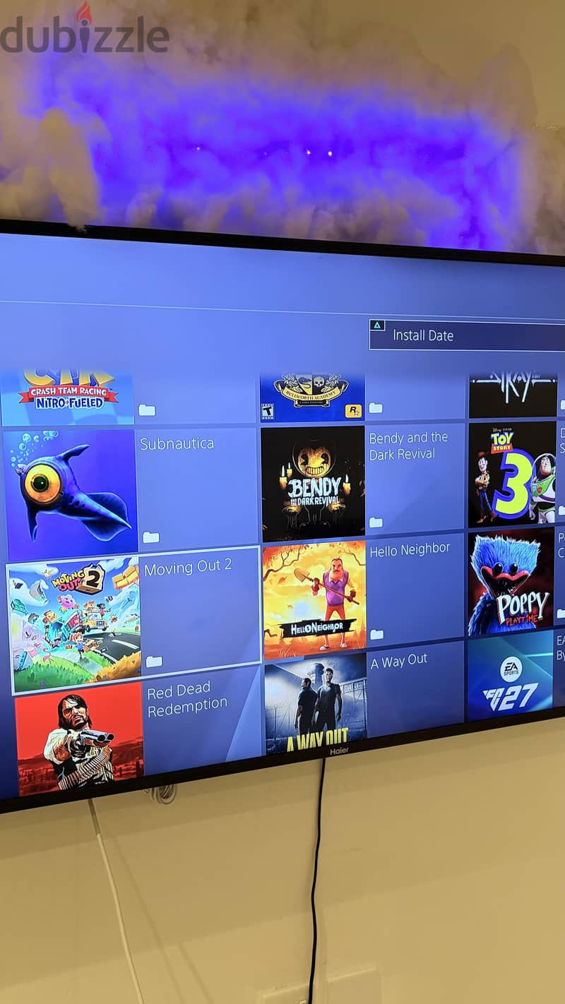 Jailbroken PS4 slim 1 TB 2 original controllers 2