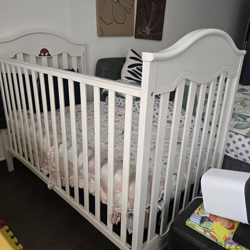URGENT SALE toodler/baby cot from centerpoint 1
