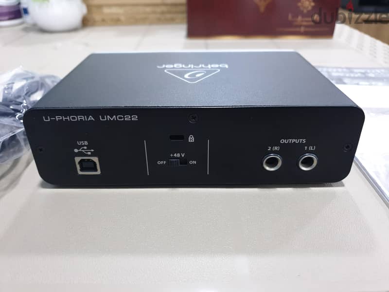 behringer U-phoria umc22 audio interface 1