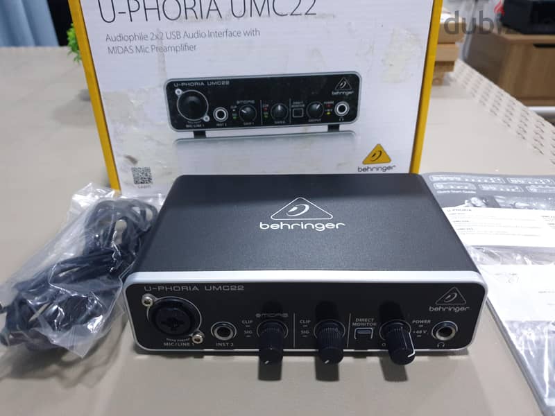 behringer U-phoria umc22 audio interface 2