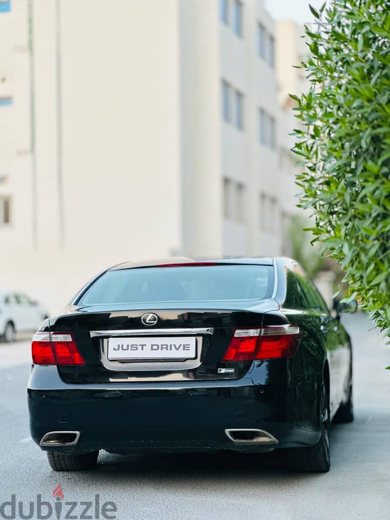 Lexus LS 460 2009 model zero accident low Mileage 5