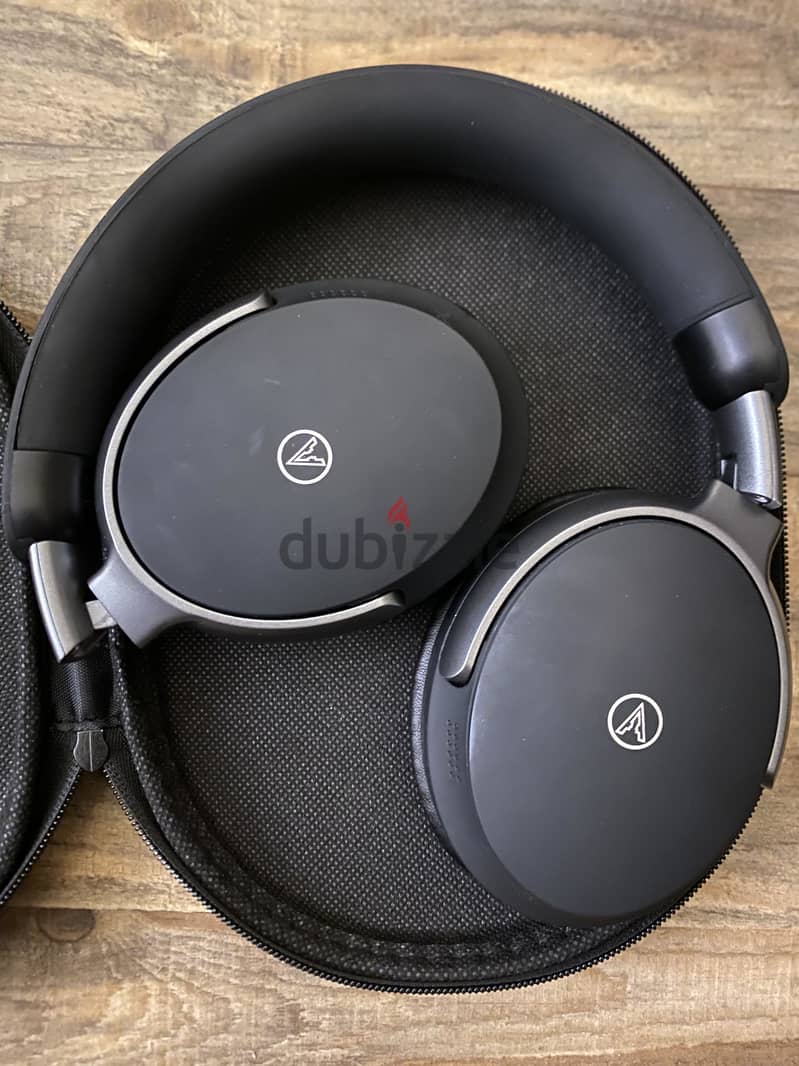 للبيع سماعة هدفون 5.3 جديده For sale: Brand new Wireless 5.3 headphone 5