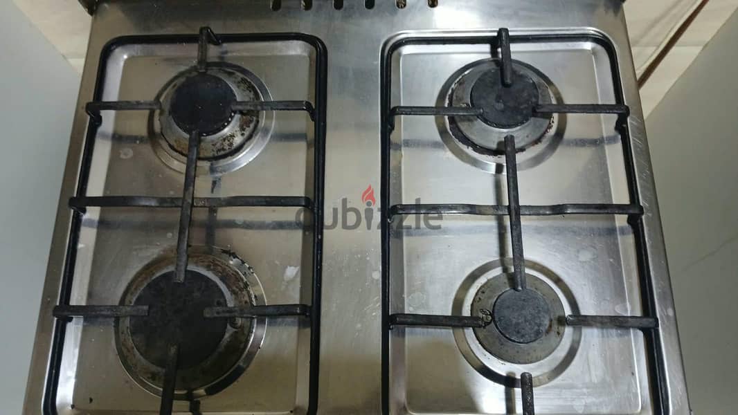 oven for sell and sarves big offer good working 1