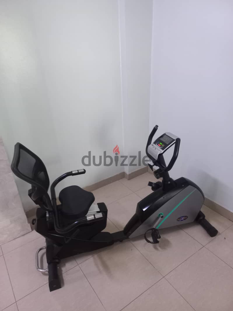 seated heavy duty exercise bike 1