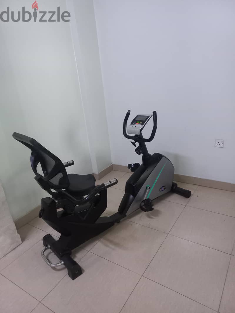 seated heavy duty exercise bike 2