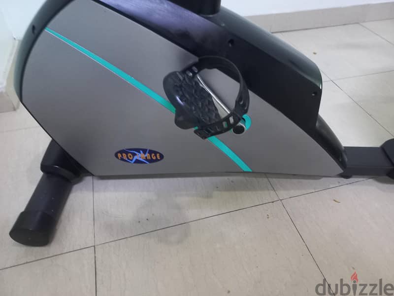 seated heavy duty exercise bike 4