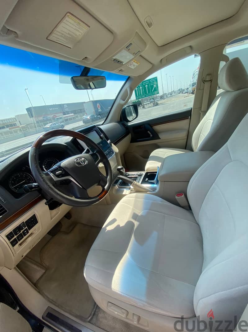 Toyota Land Cruiser GXR 2018 Black 4