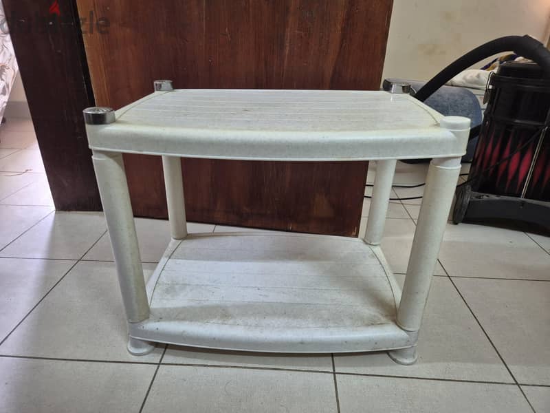 big metal stand ,chair,table,floor mat 3
