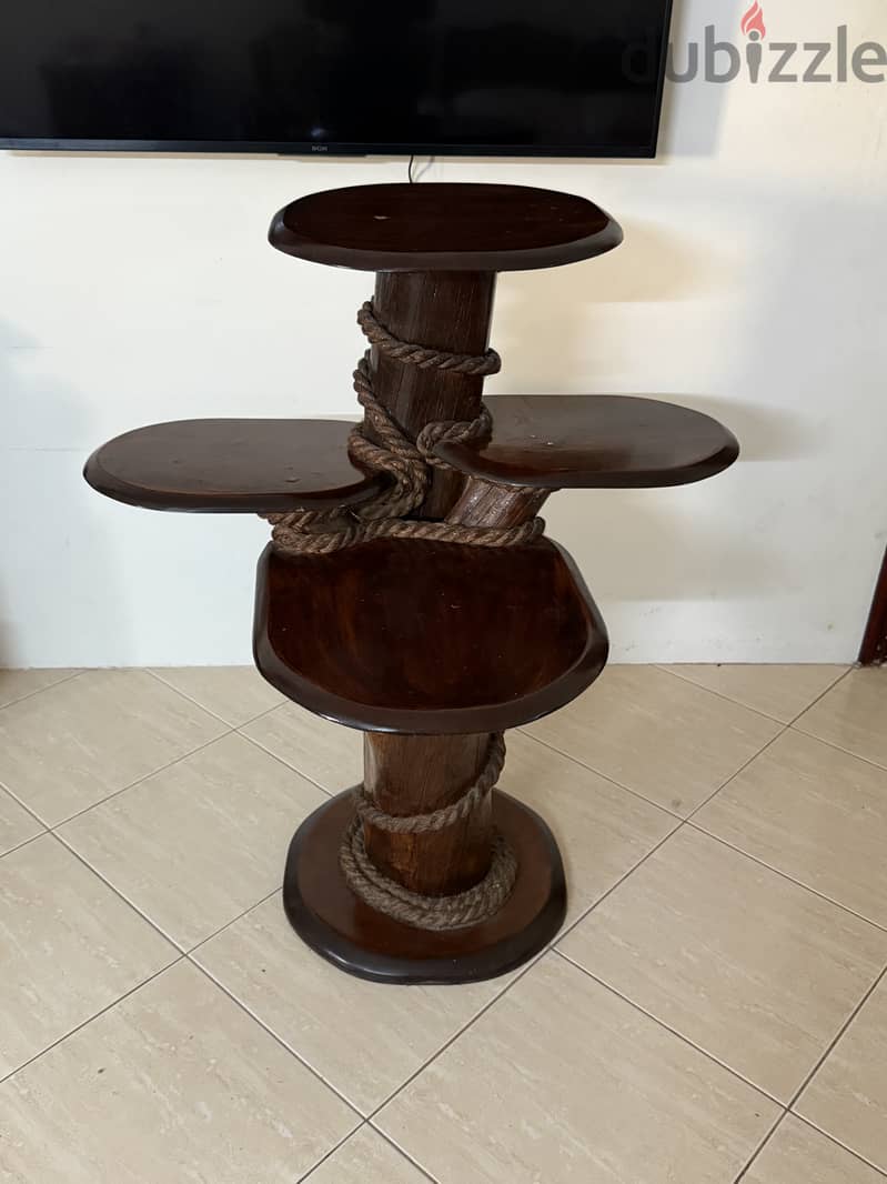 ANTIQUE TREE INTERIOR TABLE 1