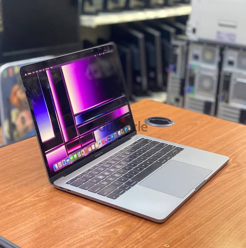 MacBook Pro Core i5 2.3Ghz 8GB RAM 13"Quad Display With Type-C Adapter 3