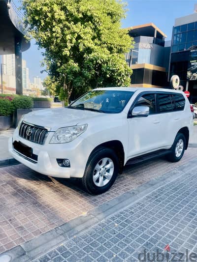 Toyota Prado V4 model 2013.