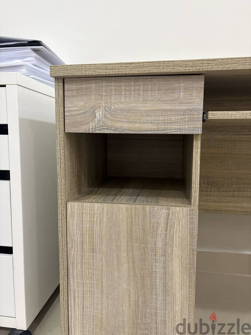 Study desk 2