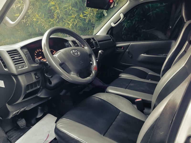 Toyota Hiace 2023 CARGO VAN 7