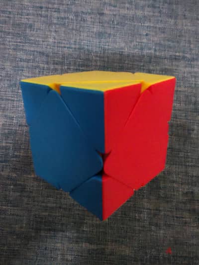 Non-Magnetic Skewb – Smooth Turning & Great Condition