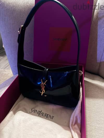 Le 5 à 7 patent leather shoulder bag in black - Saint Laurent