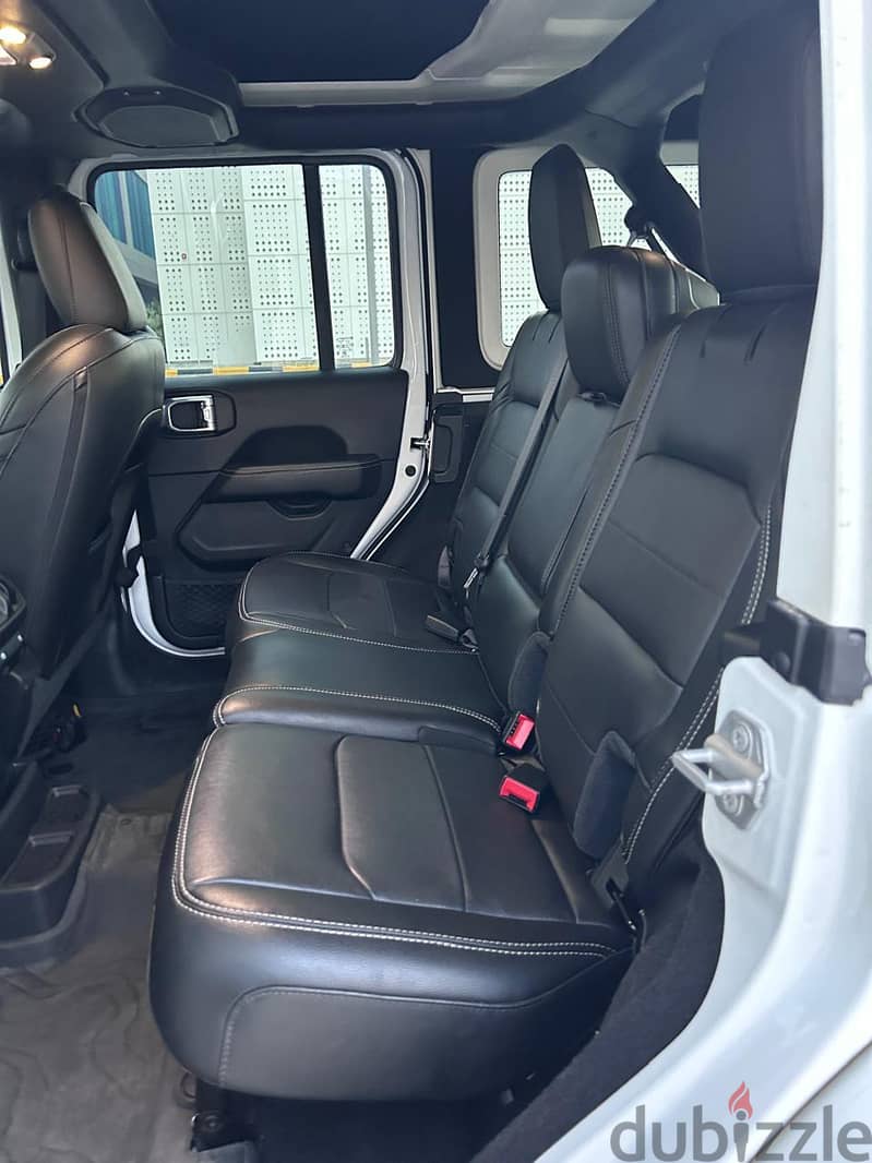 Jeep Wrangler Sahara 2023 12