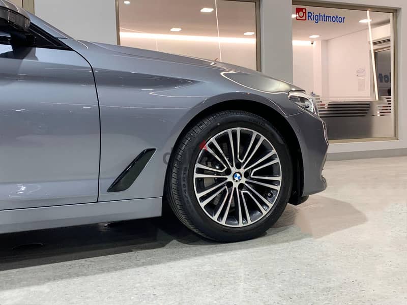 BMW 530i 2020 4