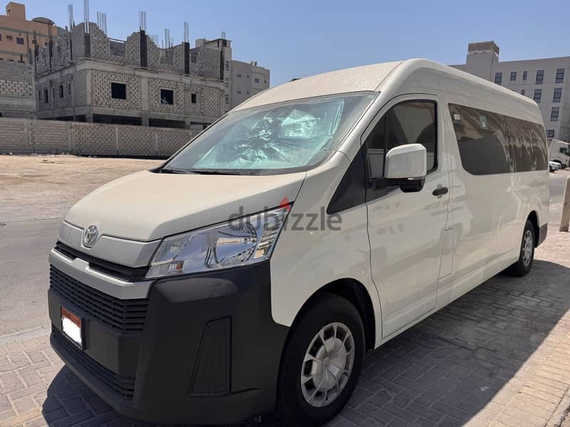 Toyota hiace 2025 -agency condtion. only2000 km 13seater 2