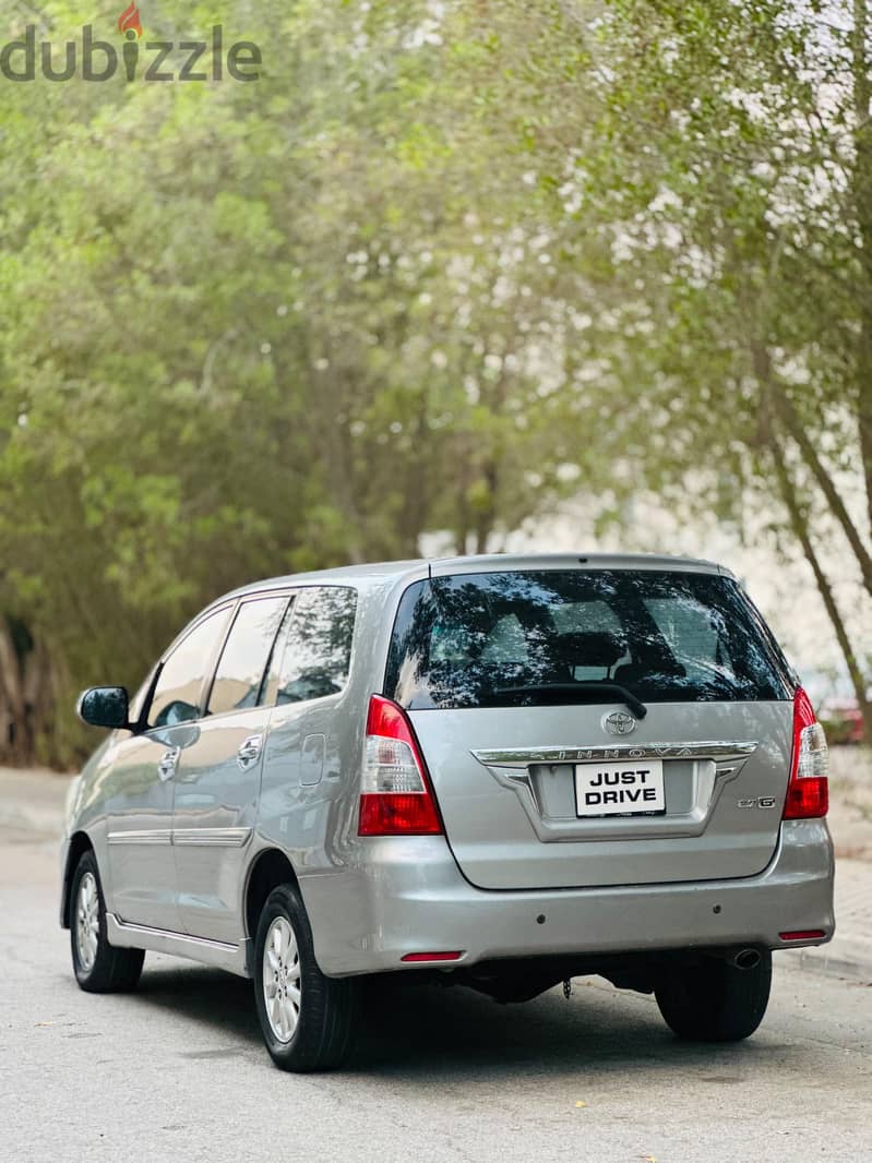 Toyota Innova single owner family used 7 seat SUV 12