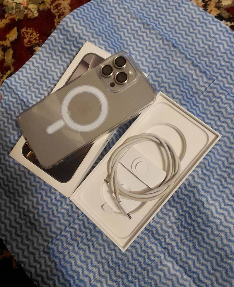 Apple - iPhone 16 Pro Max 1