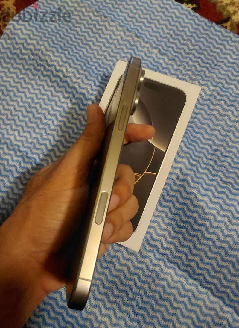 Apple - iPhone 16 Pro Max 4
