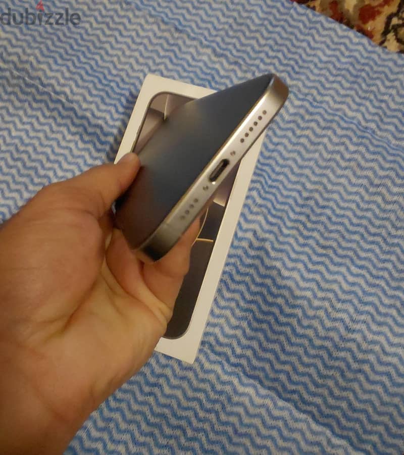 Apple - iPhone 16 Pro Max 6