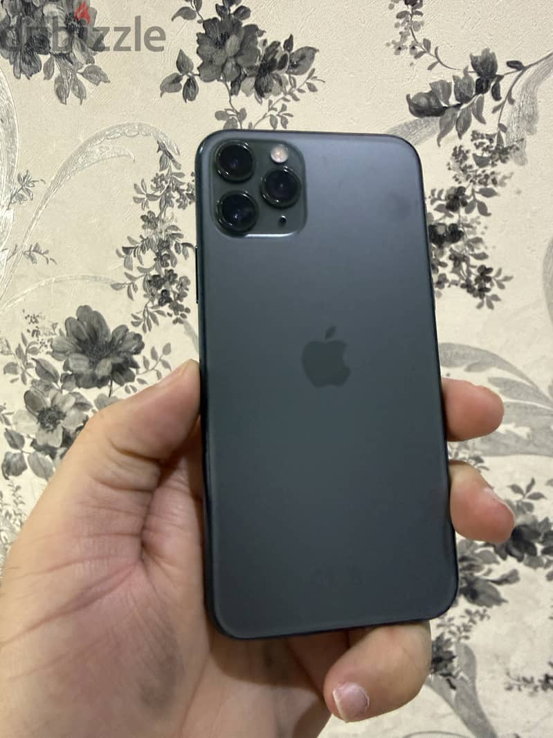 iPhone 11 Pro  | 64GB 68% - Screen changed  للبيع ايفون 11 برو 1