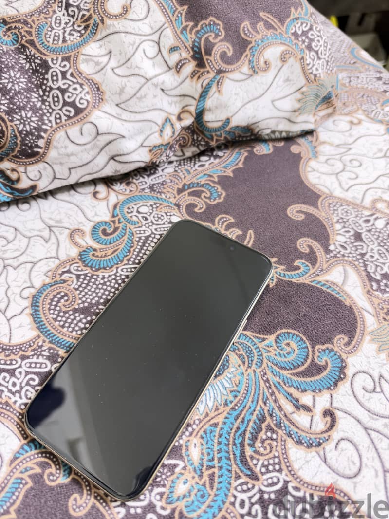 I phone 16 pro Mex 256 gb with box 2