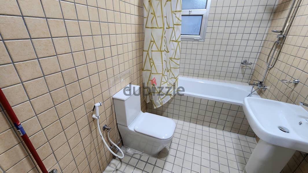 For rent 3 Bedrooms Aparment in Juffair 4