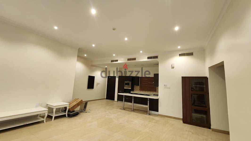 For rent 3 Bedrooms Aparment in Juffair 8