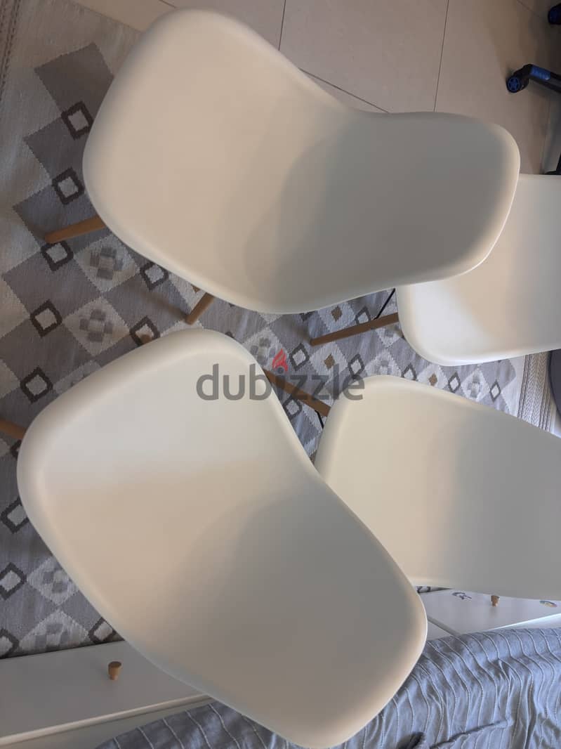 4 chairs 1