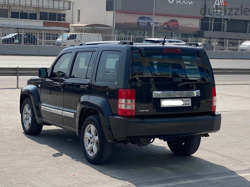 Jeep Cherokee LTD 2011 Black 1