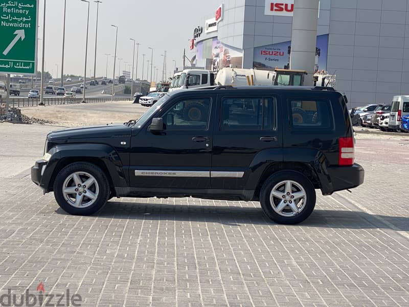 Jeep Cherokee LTD 2011 Black 4