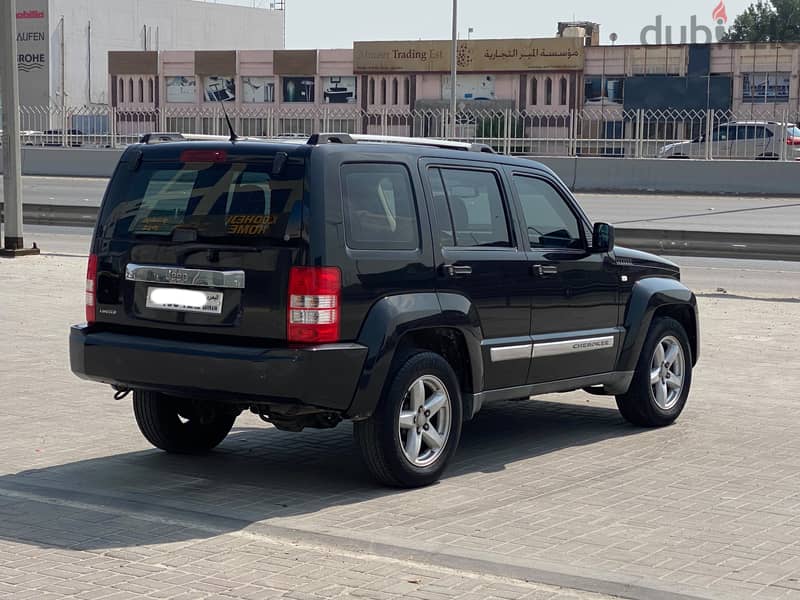 Jeep Cherokee LTD 2011 Black 6