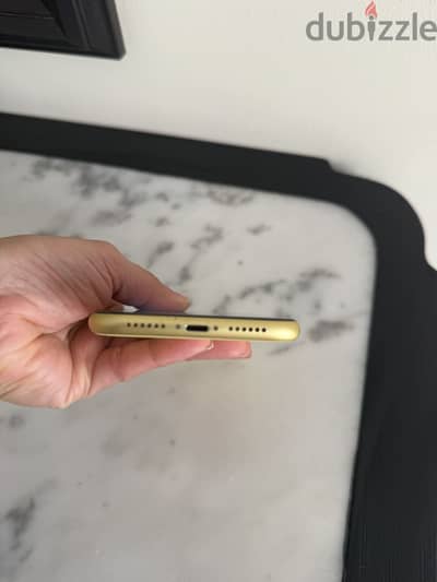 Apple - iPhone 11