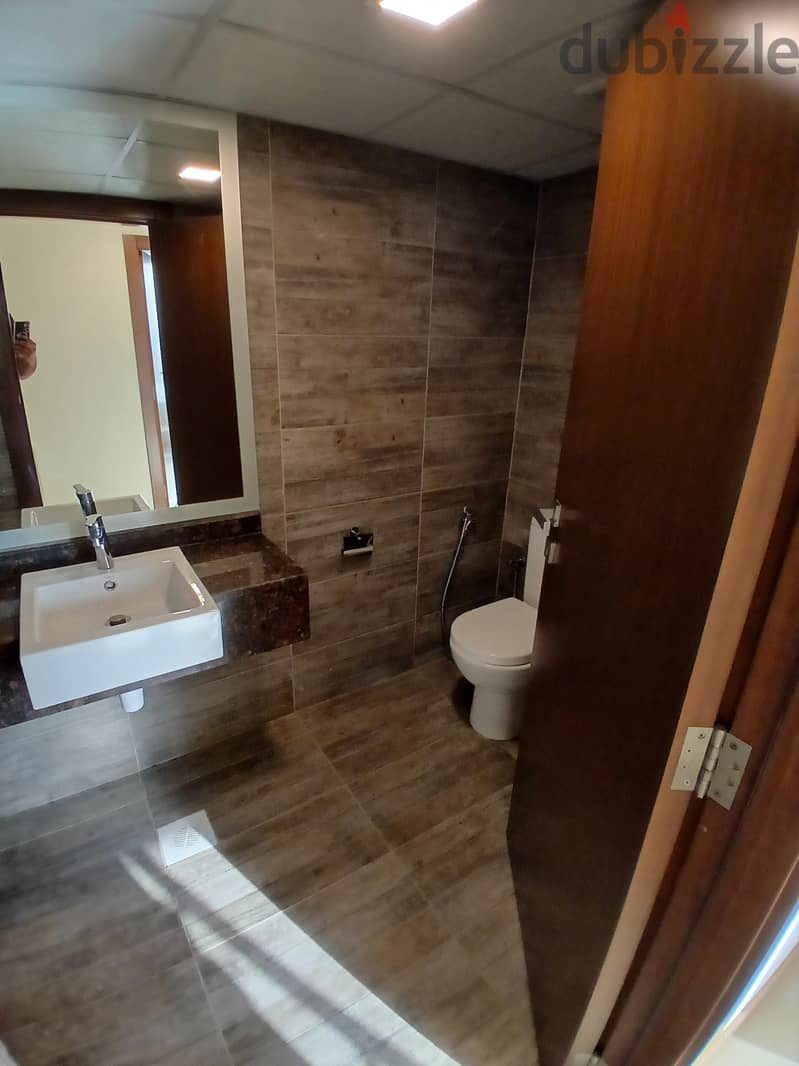 LUXURY 1BHK | JUFFAIR | CITY VIEW 6