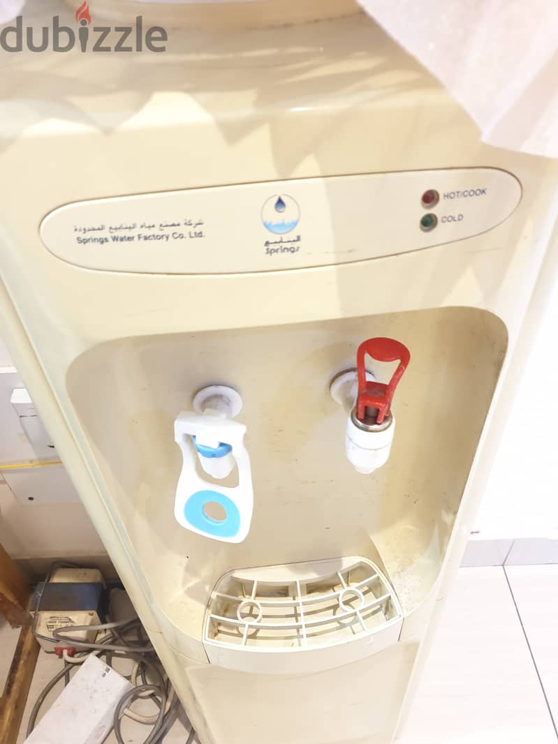 Water cooler in good condition for sale. 1