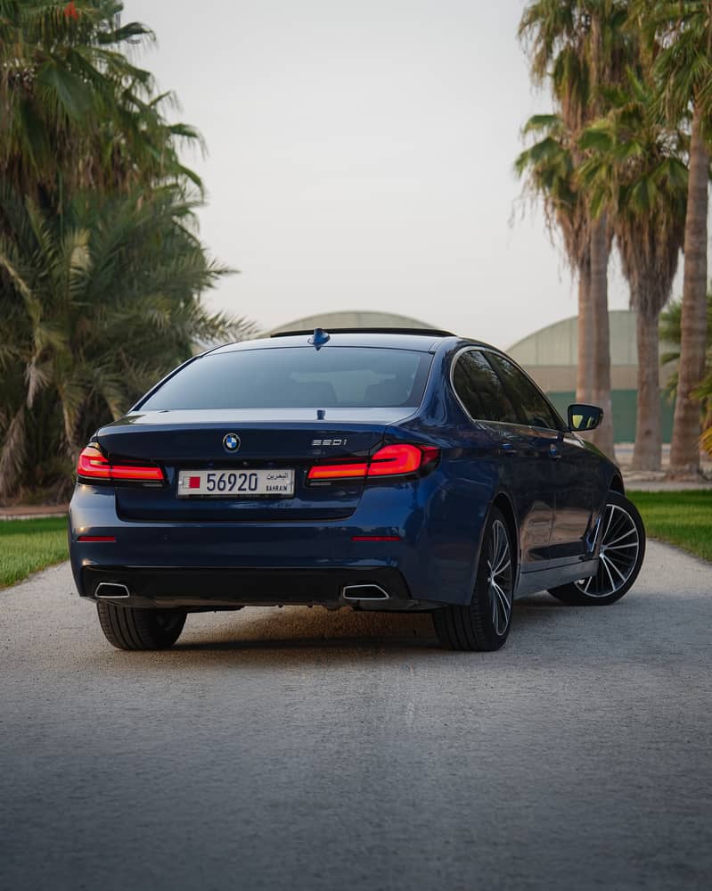 BMW 5-Series 2022 520i 1