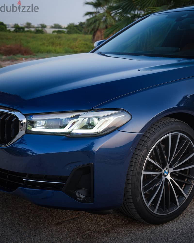 BMW 5-Series 2022 520i 11