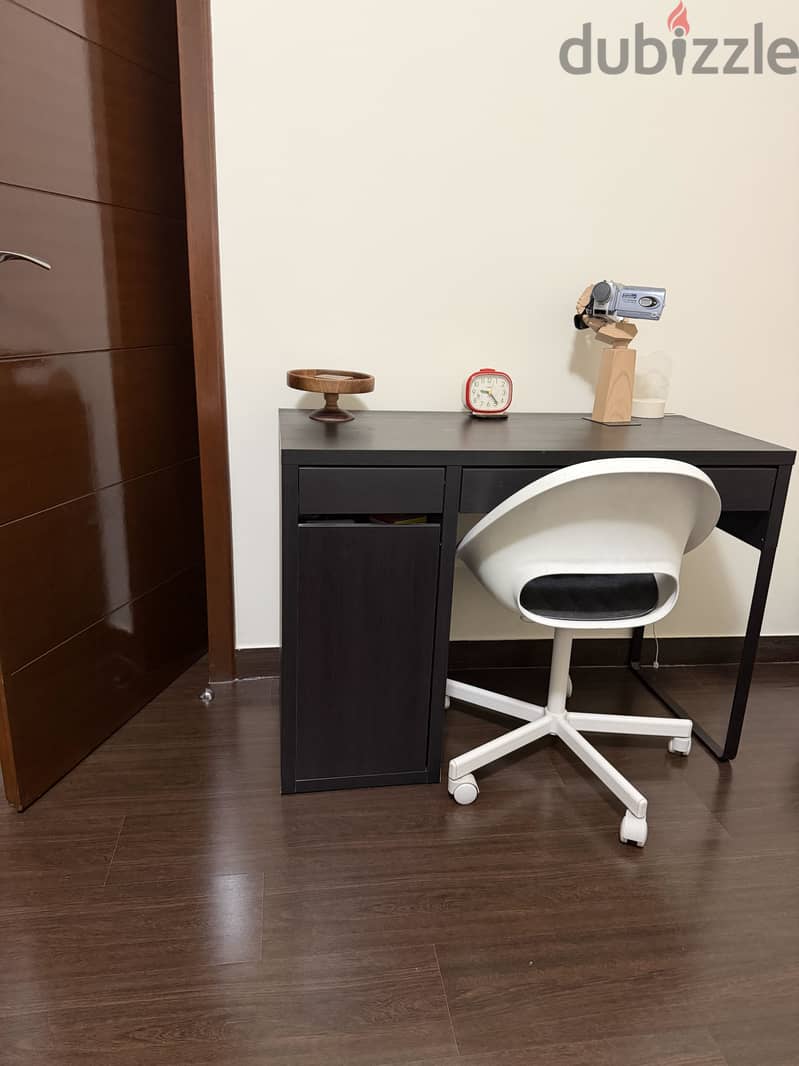 Study table with chair 1