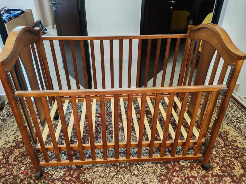 Juniors Wooden Baby Crib 1
