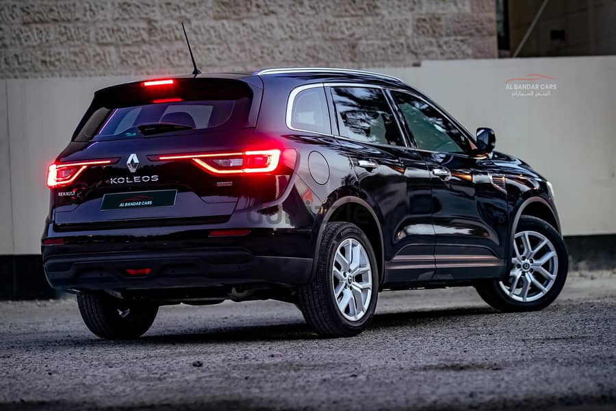 Renault Koleos 2017 Black  Zero Accident  Sunroof  Agency  BahrainSpec 10