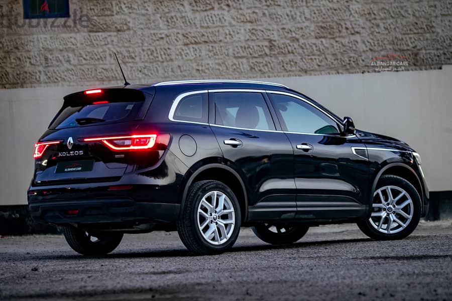 Renault Koleos 2017 Black  Zero Accident  Sunroof  Agency  BahrainSpec 11